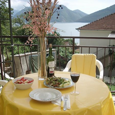 Holiday Home Bokokotorski Zaliv Luaran gambar