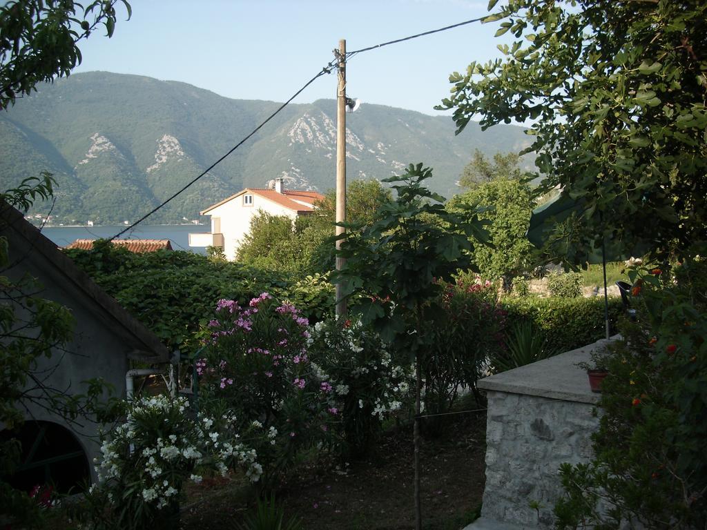 Holiday Home Bokokotorski Zaliv Luaran gambar