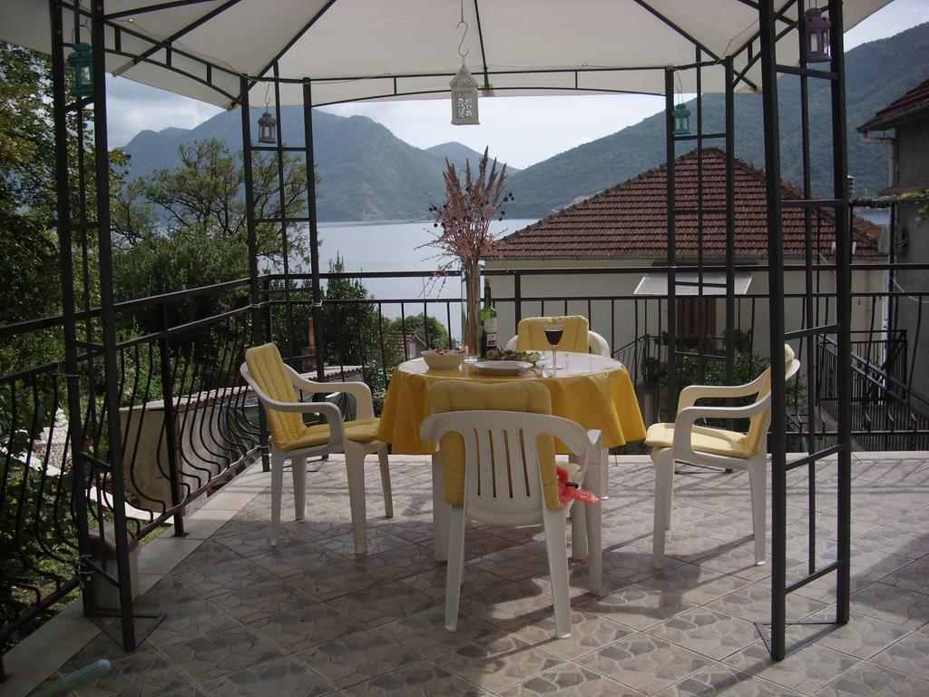 Holiday Home Bokokotorski Zaliv Luaran gambar