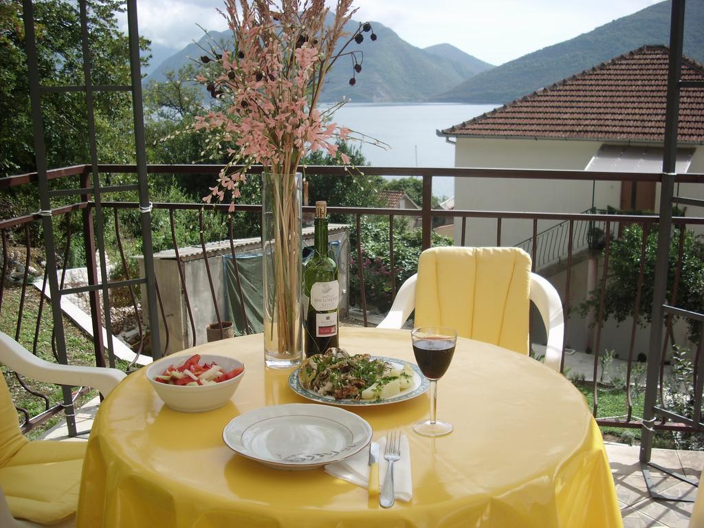 Holiday Home Bokokotorski Zaliv Luaran gambar